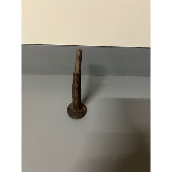 New Rustic Iron Tree Branch Cast Iron Wall Hook.  KK421 - Picture 2 of 2